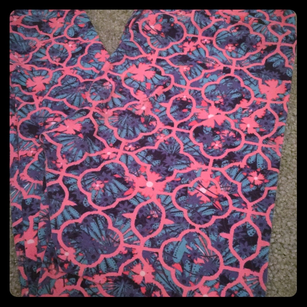 BNWOT LuLaRoe OS Leggings